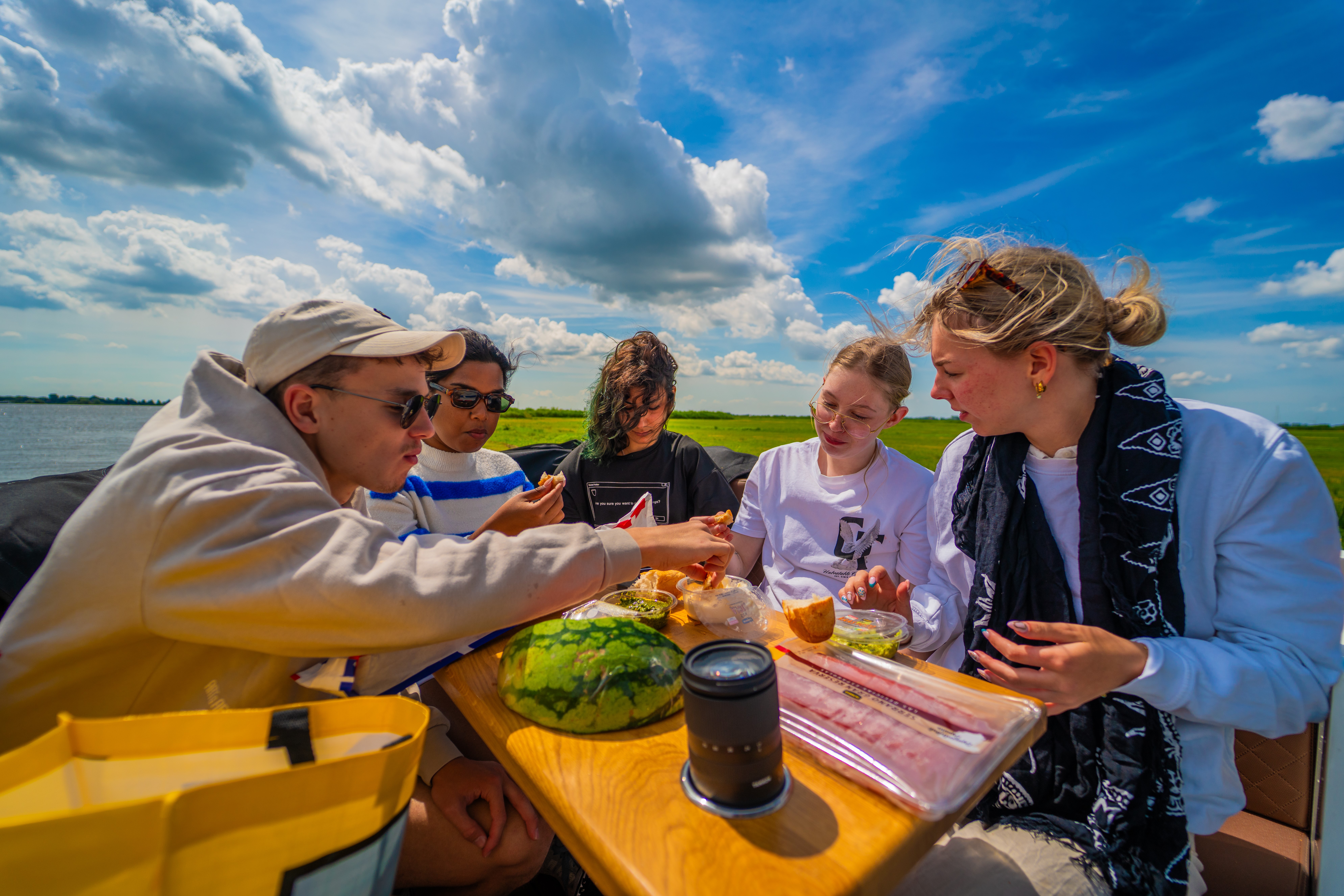 Bedrijfsuitje in Friesland bij Luxurysloepverhuur